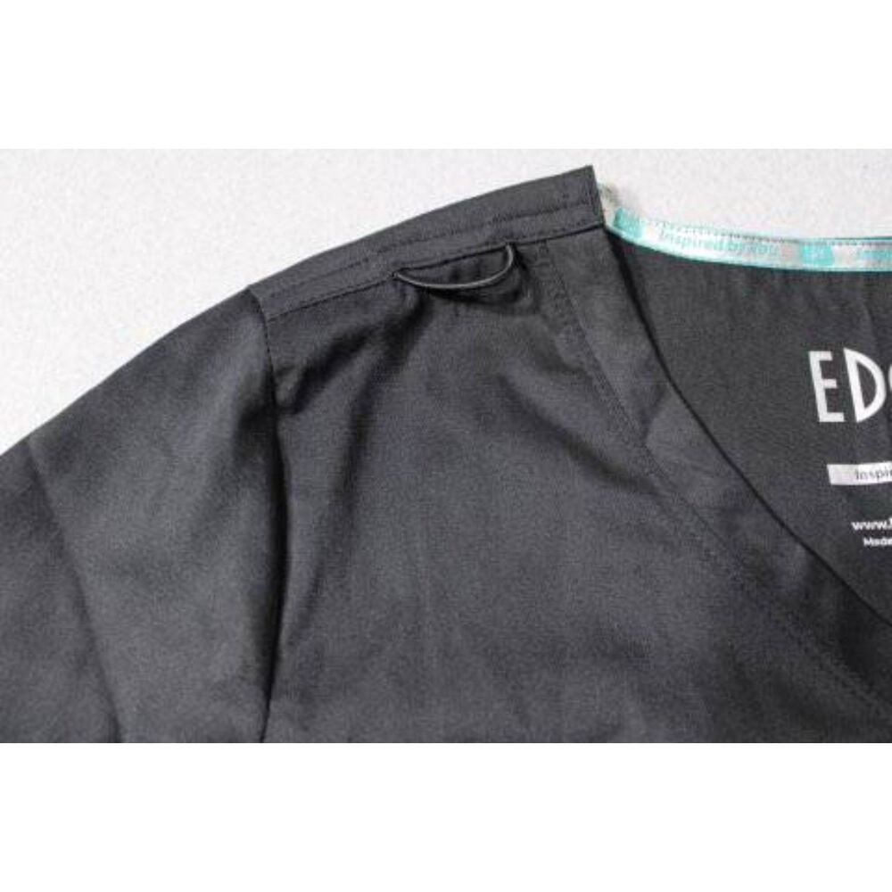 EDGE by IRG black women's scrub top | Size Small - Picture 9 of 9
